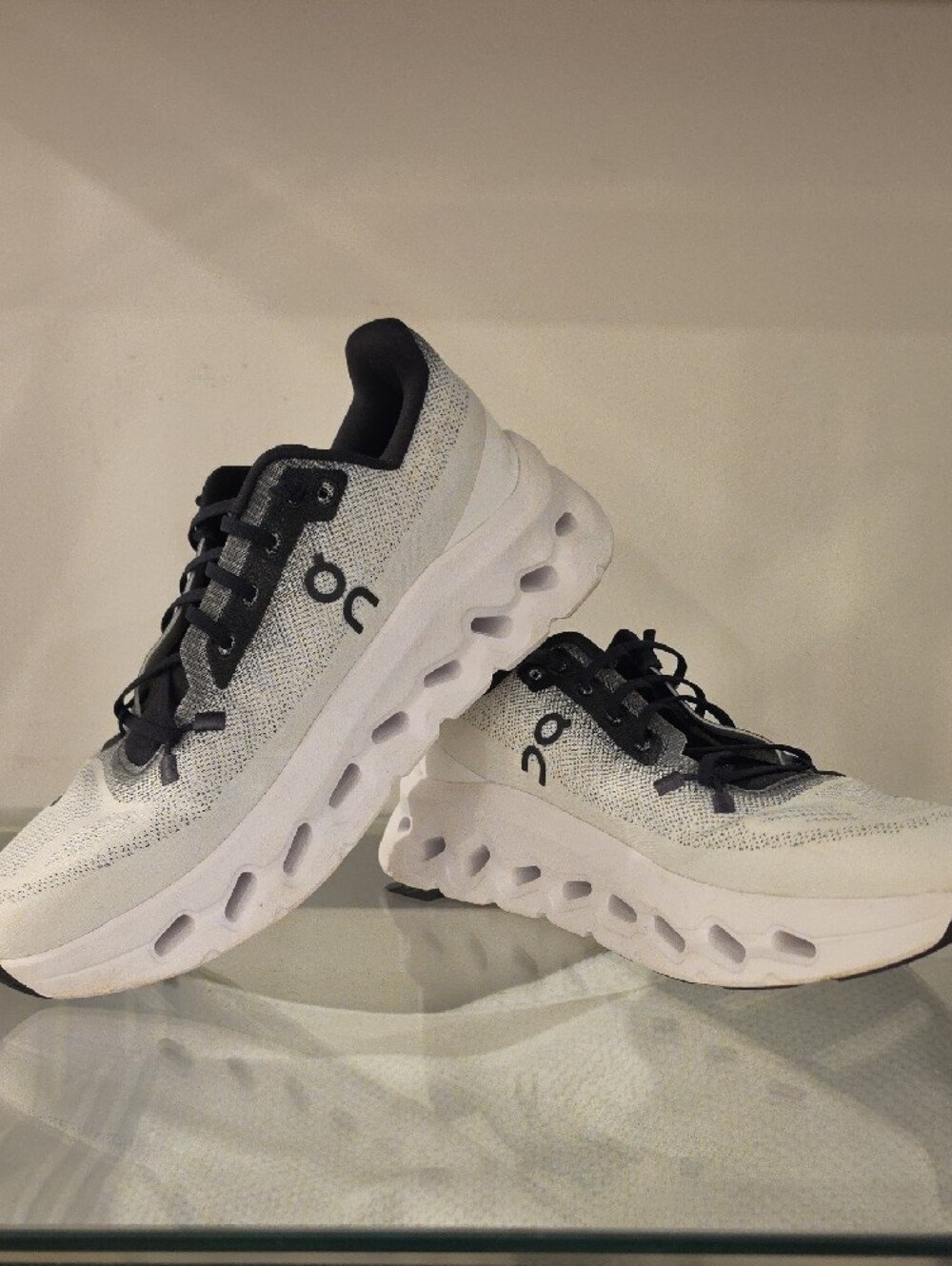 OC womens running Cloudtilt Sneakers in White/Black Size 7.5" new without box - Picture 2 of 11